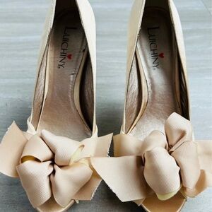 Luichiny Tan Bow Heels